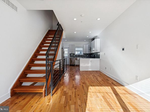 2127 Cross Street, Philadelphia PA 19146