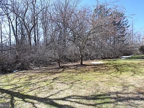 613 Washington Place 13, Chesterbrook PA 19087