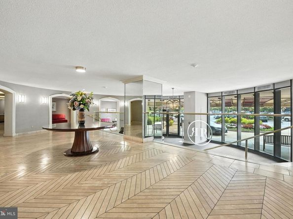 8370 Greensboro Drive 614, Mclean VA 22102