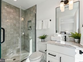 954 N 6TH Street, Philadelphia PA 19123