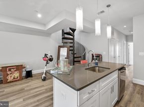 2221 M Street NE PH1, Washington DC 20002