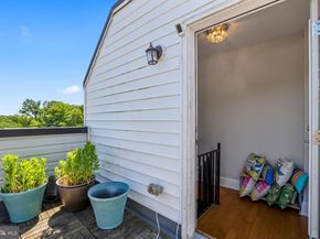 2221 M Street NE PH1, Washington DC 20002