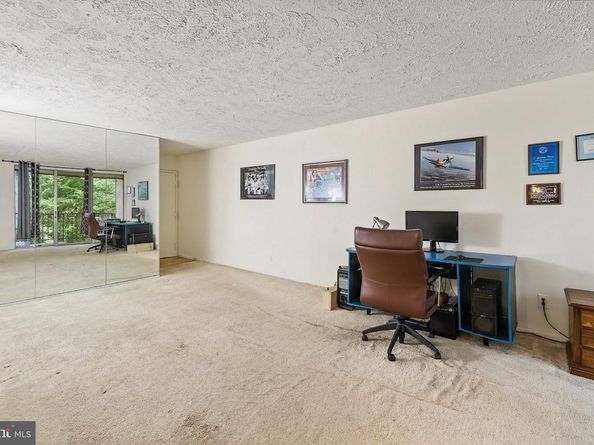 5049 7TH Road S 302, Arlington VA 22204