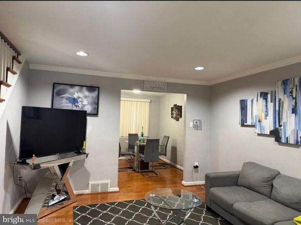 6732 Montgomery Avenue, Upper Darby PA 19082