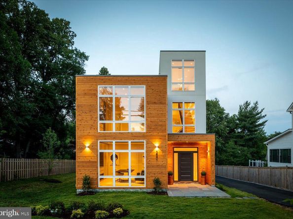 2841 Edgelea Road, Vienna VA 22181