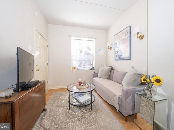 1827 Ginnodo Street, Philadelphia PA 19130
