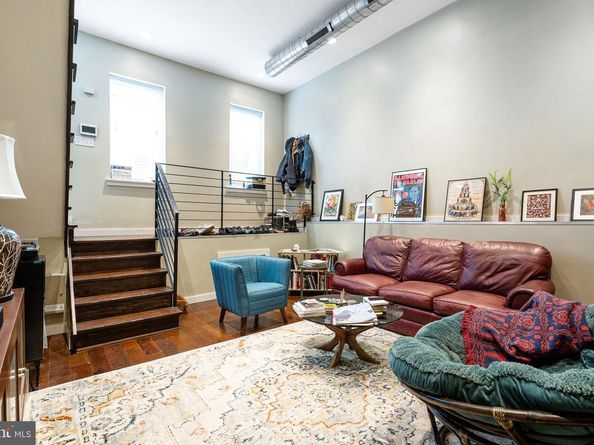 1009 S Chadwick Street, Philadelphia PA 19146
