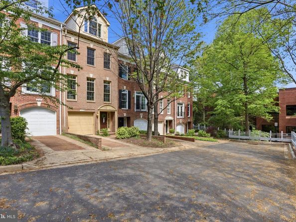 2139 N Pierce Court, Arlington VA 22209