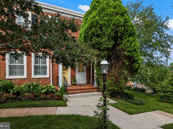 4217 32nd Road S, Arlington VA 22206