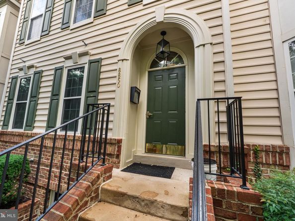 8850 Ashgrove House Lane 101, Vienna VA 22182