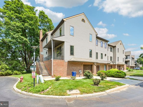 8816 Ridge Avenue 17, Philadelphia PA 19128