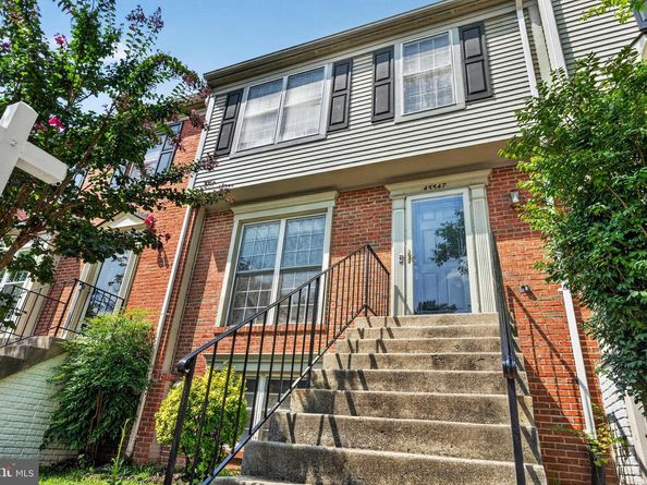 45547 Hutchens Square, Sterling VA 20166