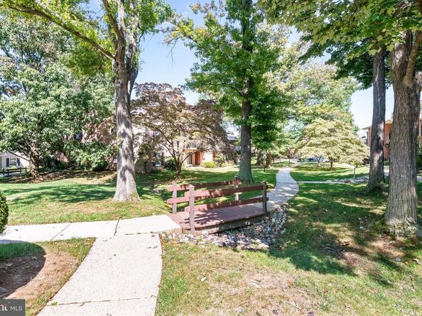 304 Old Forge Crossing 304, Devon PA 19333