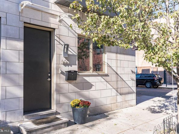 800 S 19TH Street, Philadelphia PA 19146