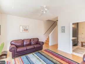 800 S 19TH Street, Philadelphia PA 19146