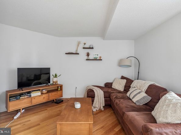 1420 Locust Street 17B, Philadelphia PA 19102
