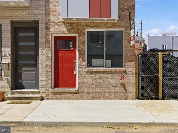 1511 W Flora Street, Philadelphia PA 19121