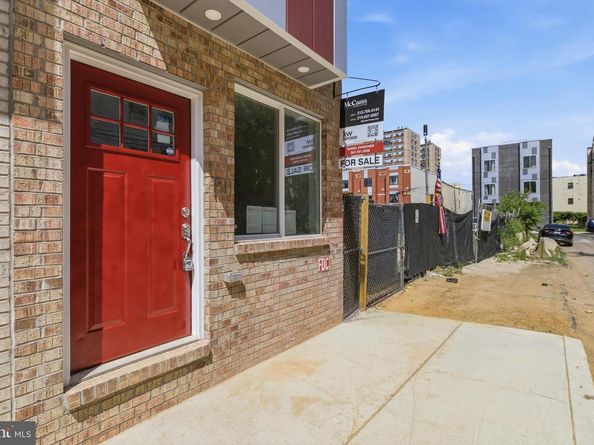 1511 W Flora Street, Philadelphia PA 19121