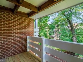 3152 Covewood Court N, Falls Church VA 22042