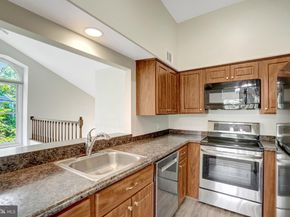 3152 Covewood Court N, Falls Church VA 22042