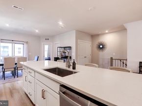 2127 Glacier Road 86, Herndon VA 20170