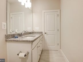 2127 Glacier Road 86, Herndon VA 20170