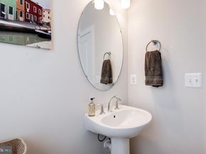 2127 Glacier Road 86, Herndon VA 20170