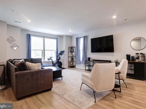 2127 Glacier Road 86, Herndon VA 20170