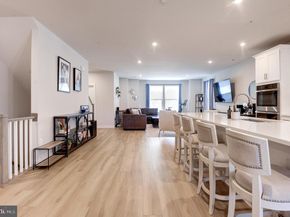 2127 Glacier Road 86, Herndon VA 20170