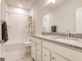 2127 Glacier Road 86, Herndon VA 20170