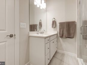2127 Glacier Road 86, Herndon VA 20170