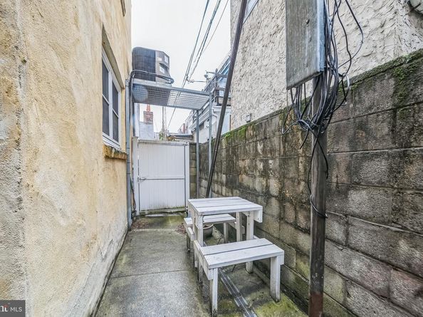 218 S Delhi Street, Philadelphia PA 19107
