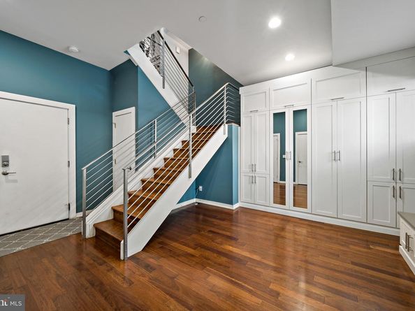 821 N 4TH Street, Philadelphia PA 19123