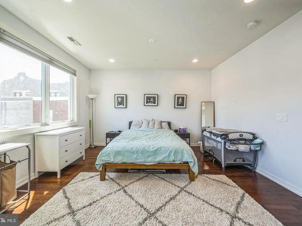 821 N 4TH Street, Philadelphia PA 19123
