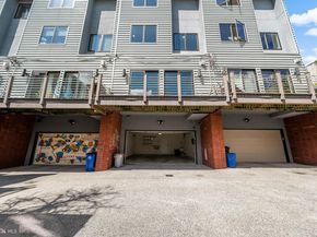 821 N 4TH Street, Philadelphia PA 19123
