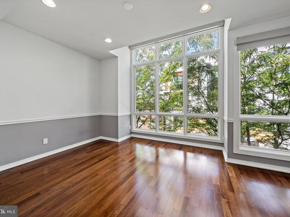 821 N 4TH Street, Philadelphia PA 19123