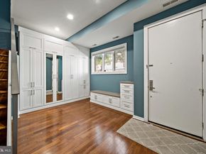 821 N 4TH Street, Philadelphia PA 19123