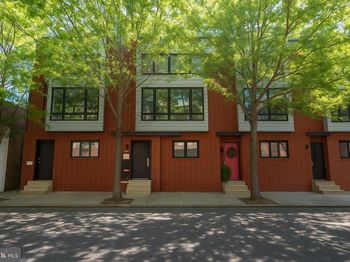 821 N 4TH Street