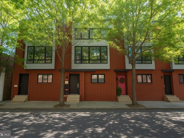 821 N 4TH Street, Philadelphia PA 19123
