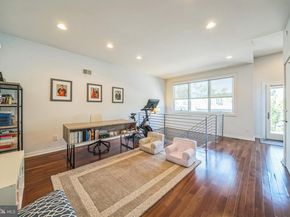 821 N 4TH Street, Philadelphia PA 19123