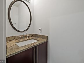 821 N 4TH Street, Philadelphia PA 19123