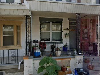 940 E Schiller Street