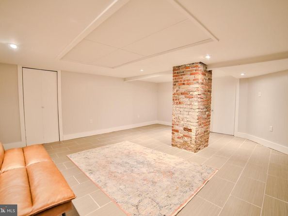 1037 Bainbridge Street, Philadelphia PA 19147