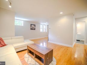 1037 Bainbridge Street, Philadelphia PA 19147