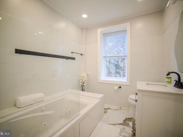 1037 Bainbridge Street, Philadelphia PA 19147