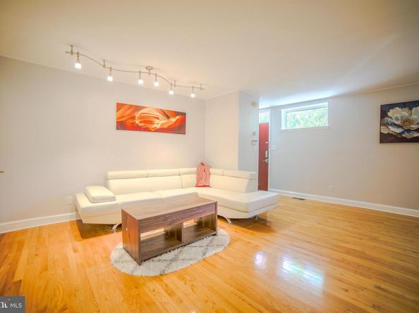 1037 Bainbridge Street, Philadelphia PA 19147