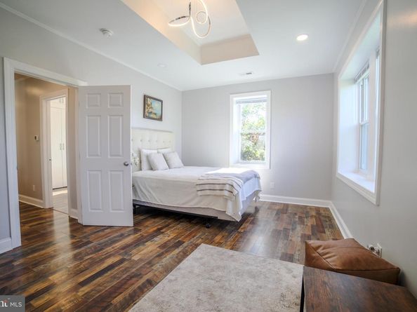 1037 Bainbridge Street, Philadelphia PA 19147