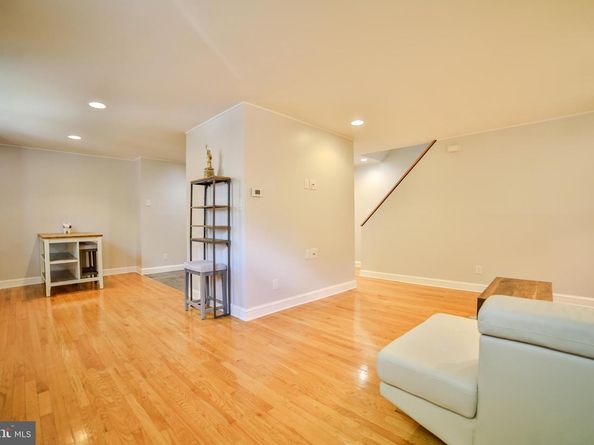 1037 Bainbridge Street, Philadelphia PA 19147