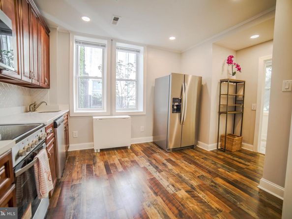 1037 Bainbridge Street, Philadelphia PA 19147