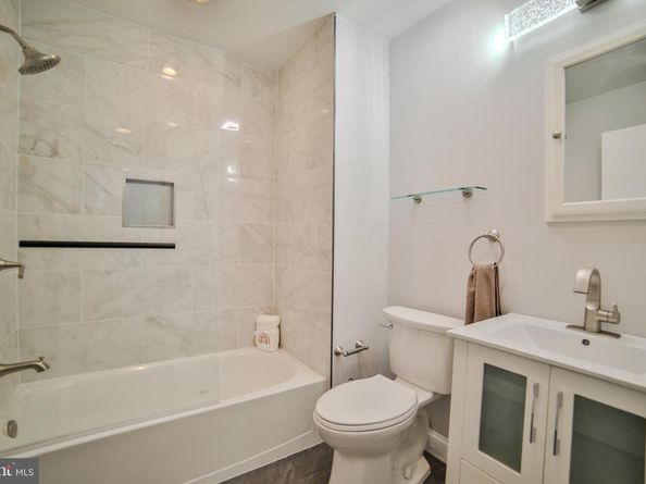 1037 Bainbridge Street, Philadelphia PA 19147